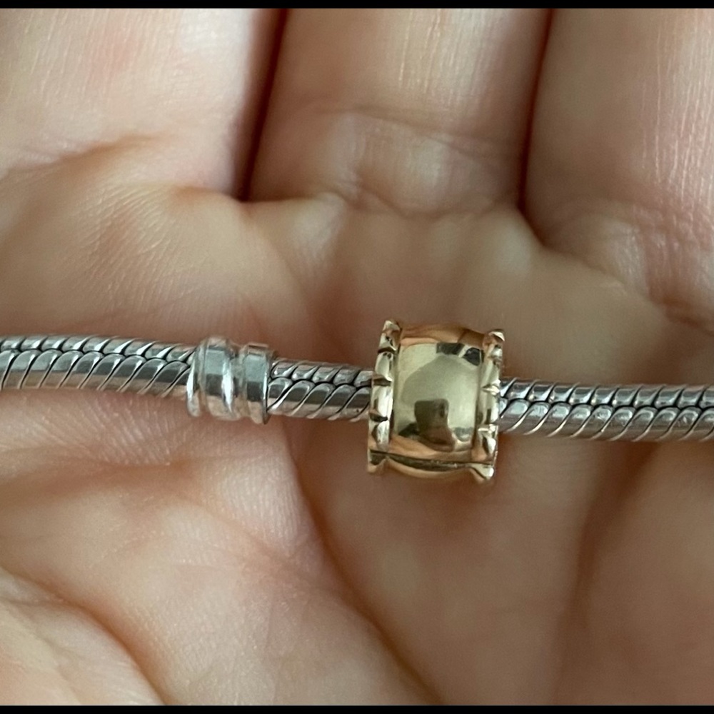 Authentic Pandora 14 Kt Gold Beveled Charm Clip